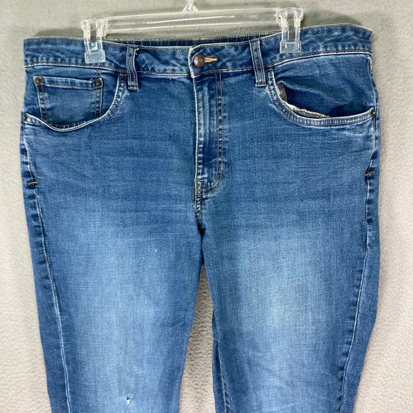 IZOD Mens Straight Fit Comfort Stretch Jeans Blue Size 36x30 - Picture 7 of 10